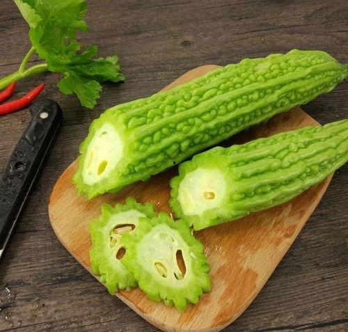 用瓶子做吃瓜人视频