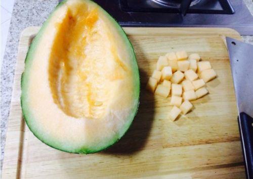 羊可以吃哈密瓜嘛视频,揭秘羊能否享用哈密瓜之谜